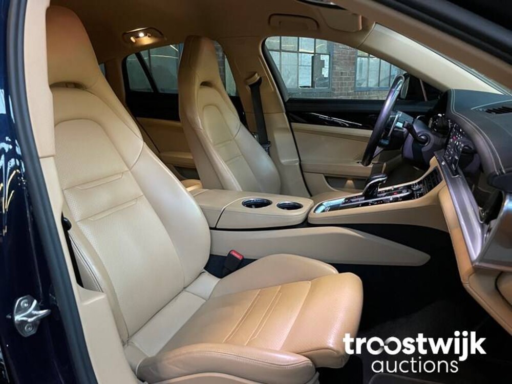 Porsche Panamera E-Hybrid 4 2.9 V6 Auto