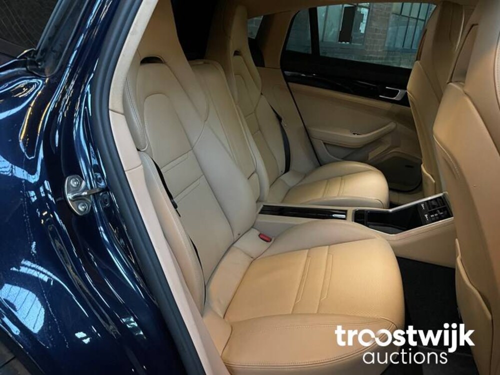 Porsche Panamera E-Hybrid 4 2.9 V6 Auto