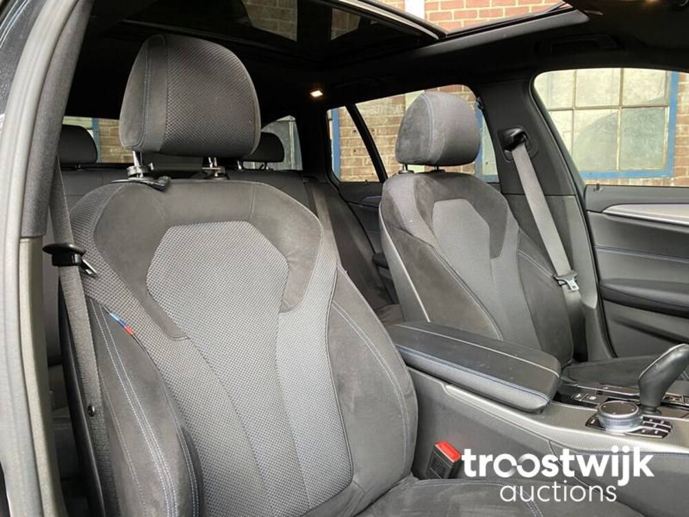 BMW 530d Touring M-Sport xDrive High Executive 5-serie Auto