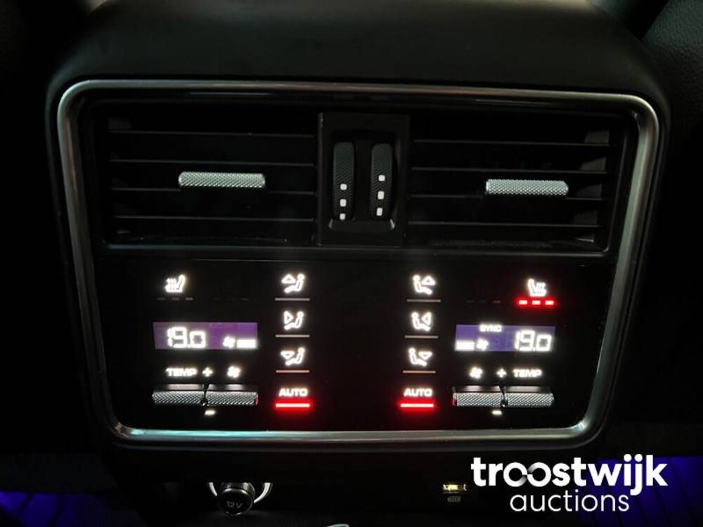 Porsche Cayenne E-Hybrid 3.0 V6 Auto