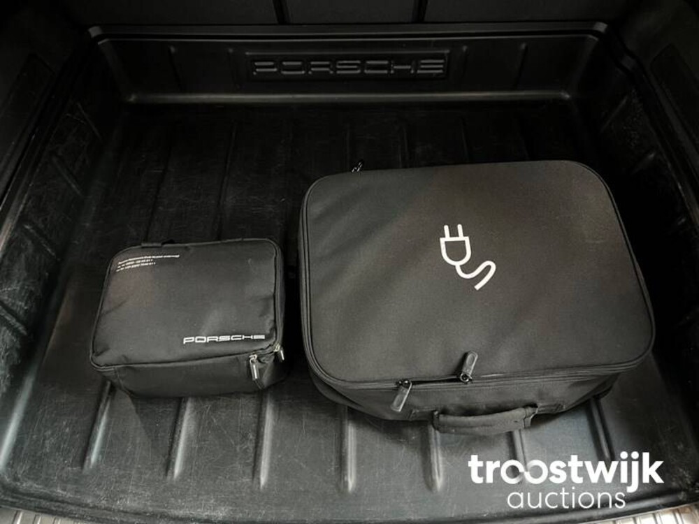 Porsche Cayenne E-Hybrid 3.0 V6 Auto