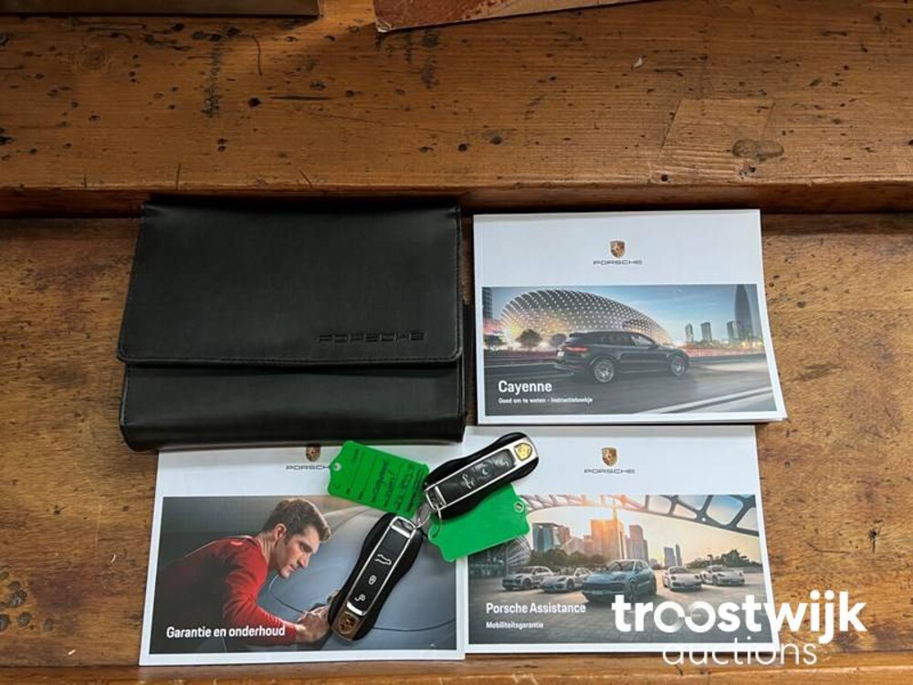 Porsche Cayenne E-Hybrid 3.0 V6 Auto