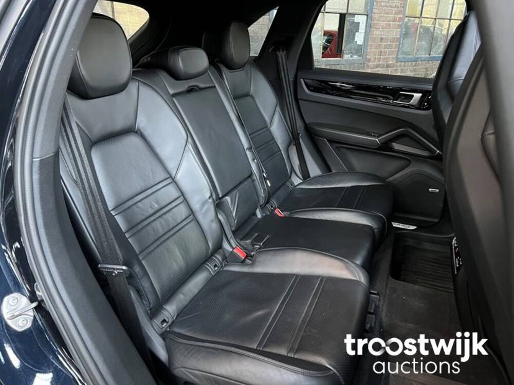 Porsche Cayenne E-Hybrid 3.0 V6 Auto