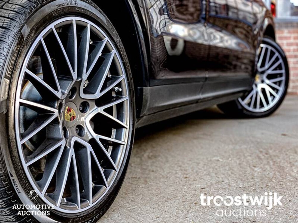 Porsche Cayenne E-Hybrid 3.0 V6 Auto