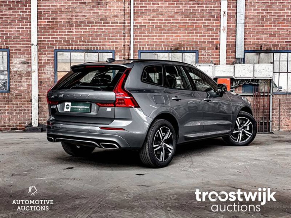 Volvo XC60 T8 R-Design Auto