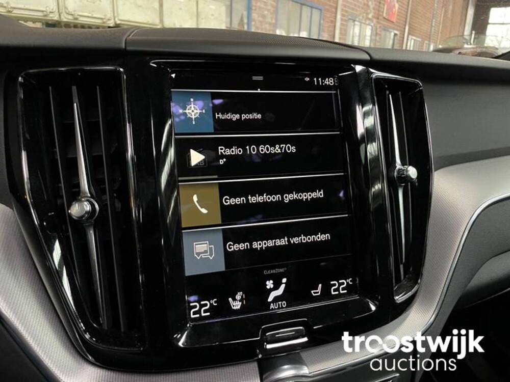 Volvo XC60 T8 R-Design Auto