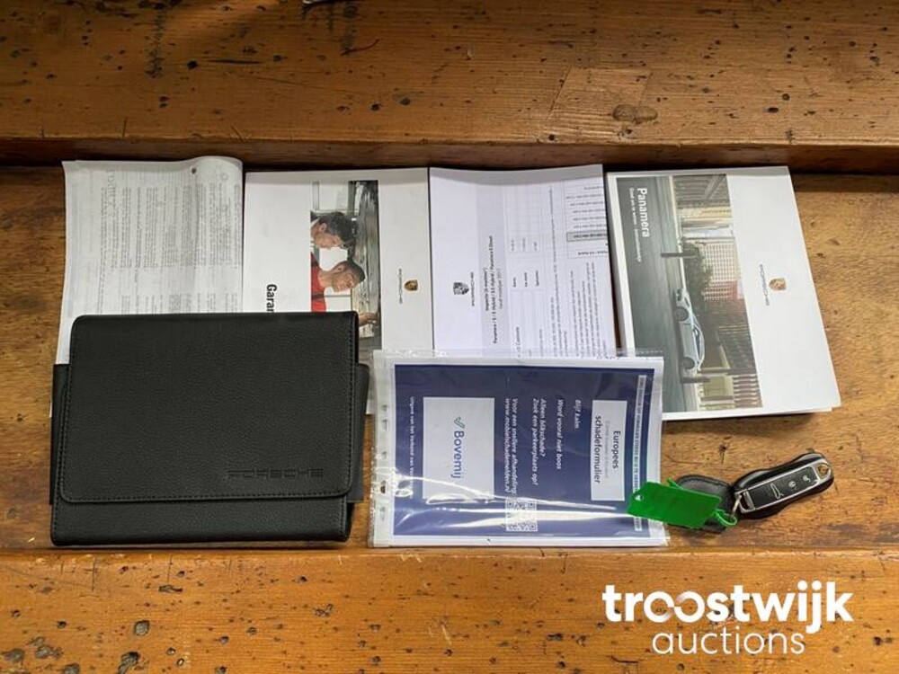 Porsche Panamera Sport Turismo 4 E-Hybrid 2.9 V6 SportChrono 462pk 2018 -Orig. NL-, RV-199-P