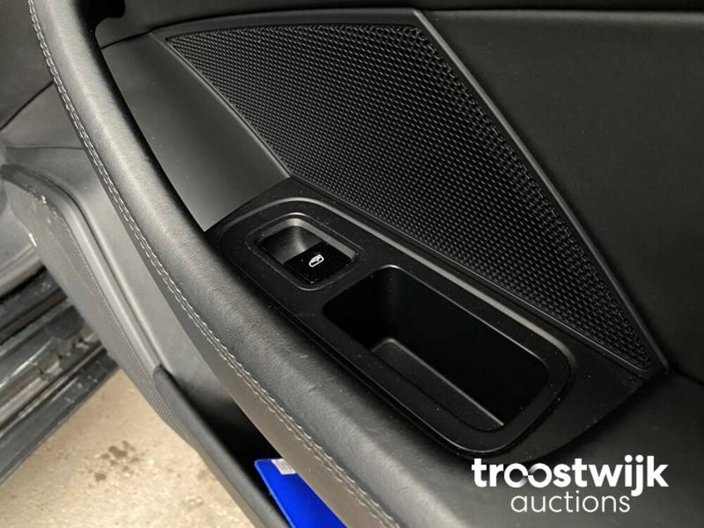 Porsche Panamera Sport Turismo 4 E-Hybrid 2.9 V6 SportChrono 462pk 2018 -Orig. NL-, RV-199-P