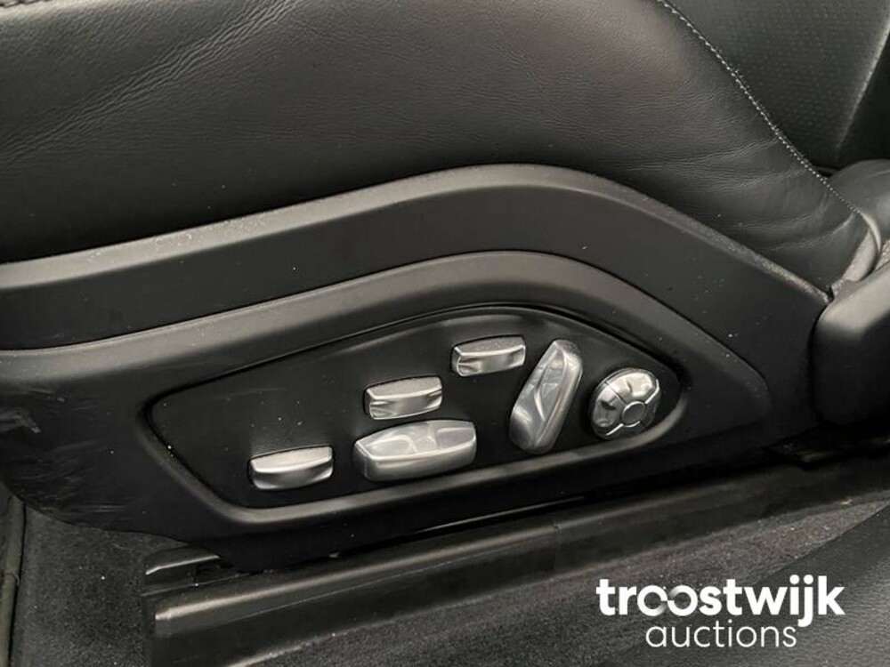 Porsche Panamera Sport Turismo 4 E-Hybrid 2.9 V6 SportChrono 462pk 2018 -Orig. NL-, RV-199-P