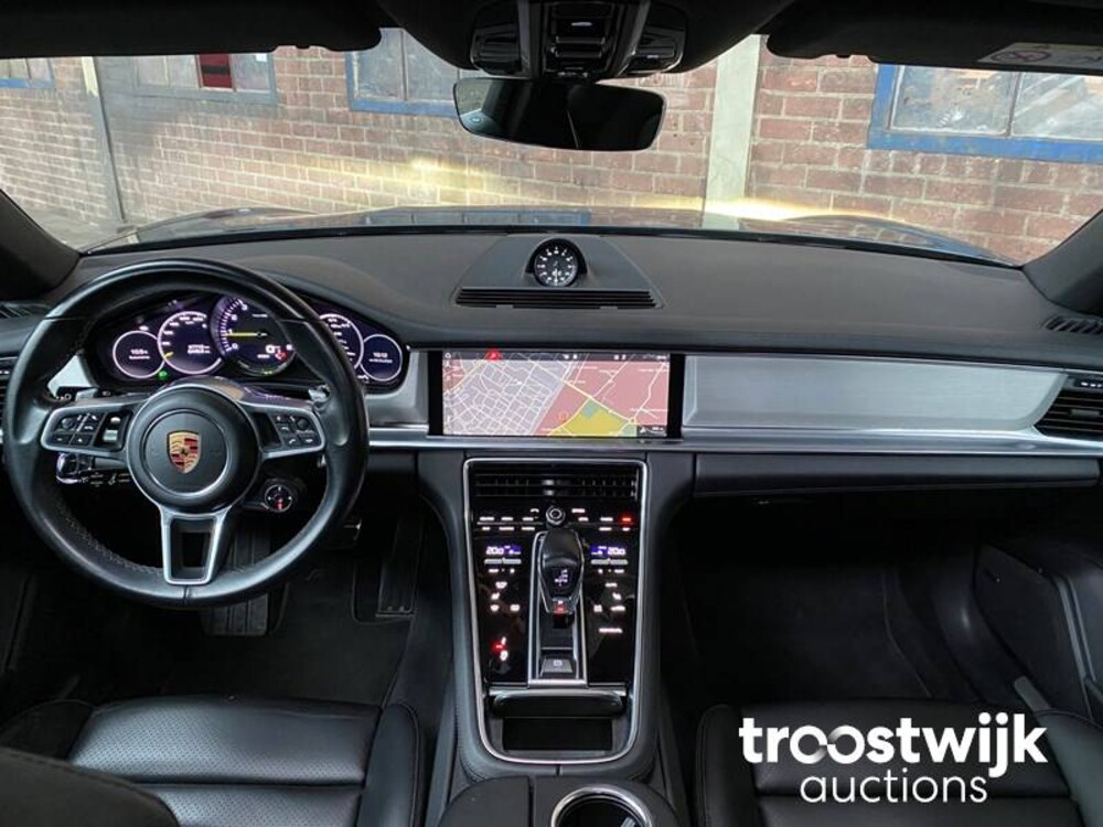 Porsche Panamera Sport Turismo 4 E-Hybrid 2.9 V6 SportChrono 462pk 2018 -Orig. NL-, RV-199-P