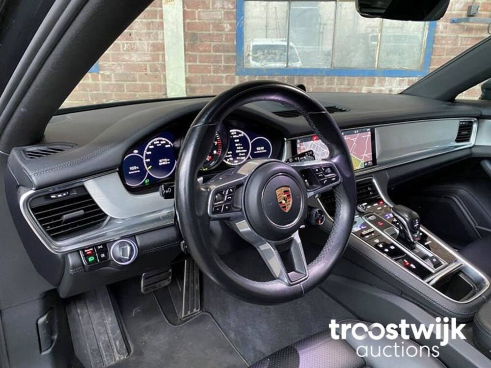 Porsche Panamera Sport Turismo 4 E-Hybrid 2.9 V6 SportChrono 462pk 2018 -Orig. NL-, RV-199-P