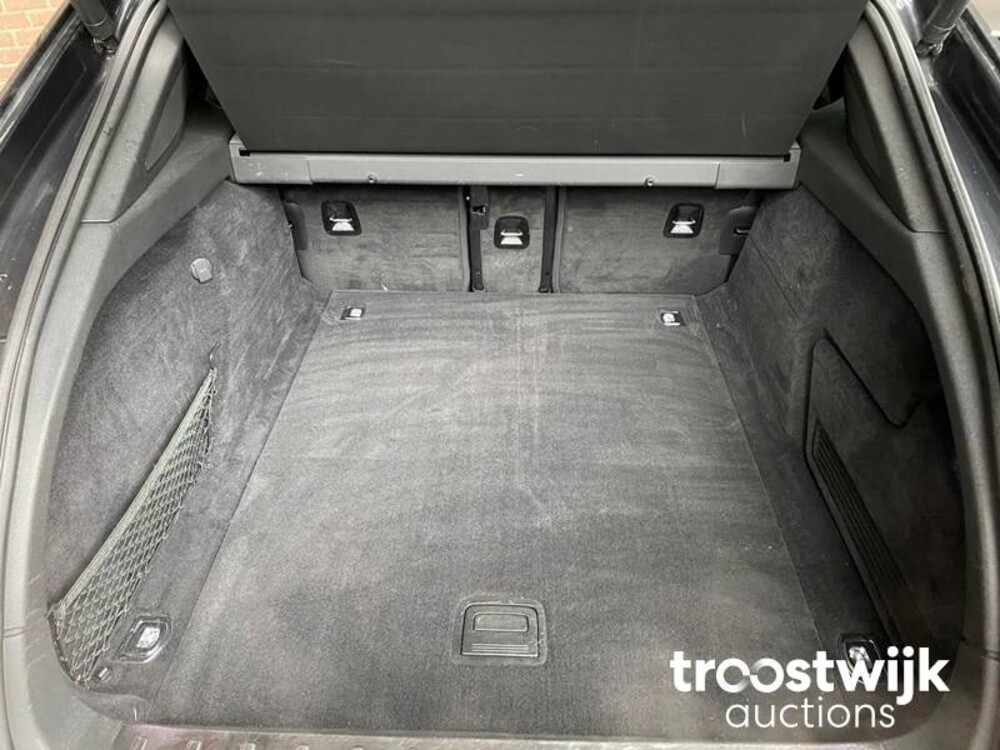 Porsche Panamera Sport Turismo 4 E-Hybrid 2.9 V6 SportChrono 462pk 2018 -Orig. NL-, RV-199-P