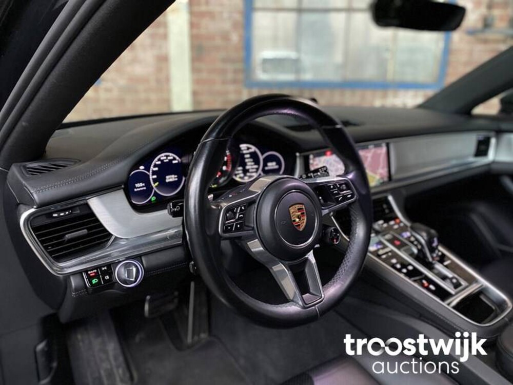 Porsche Panamera Sport Turismo 4 E-Hybrid 2.9 V6 SportChrono 462pk 2018 -Orig. NL-, RV-199-P
