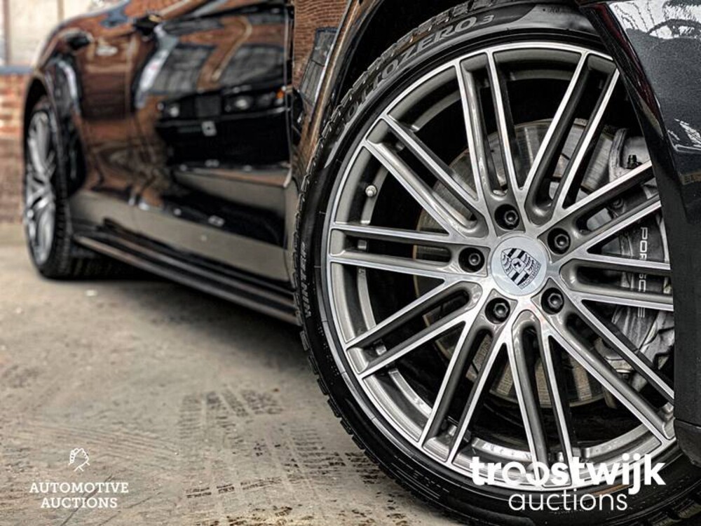 Porsche Panamera Sport Turismo 4 E-Hybrid 2.9 V6 SportChrono 462pk 2018 -Orig. NL-, RV-199-P