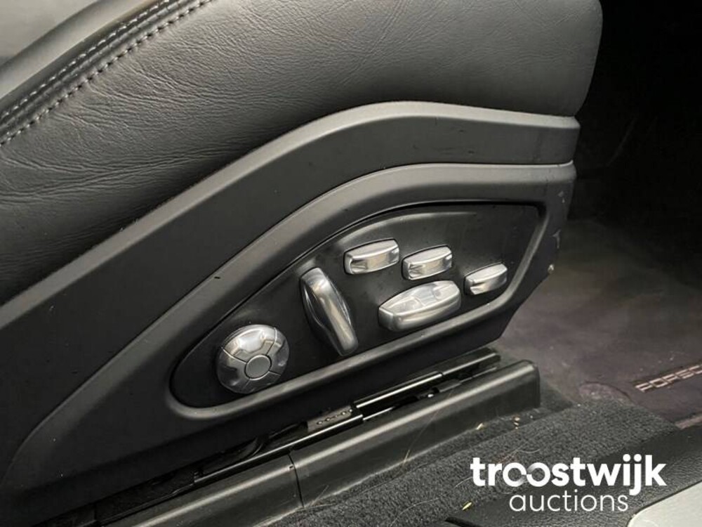 Porsche Panamera Sport Turismo 4 E-Hybrid 2.9 V6 SportChrono 462pk 2018 -Orig. NL-, RV-199-P