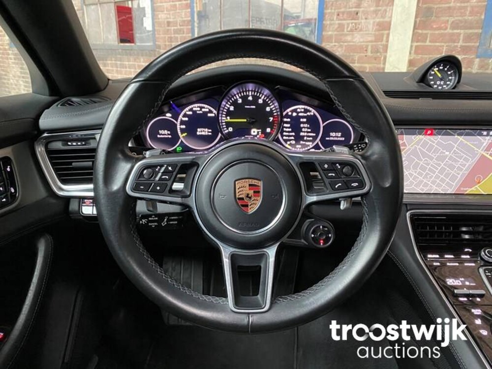 Porsche Panamera Sport Turismo 4 E-Hybrid 2.9 V6 SportChrono 462pk 2018 -Orig. NL-, RV-199-P