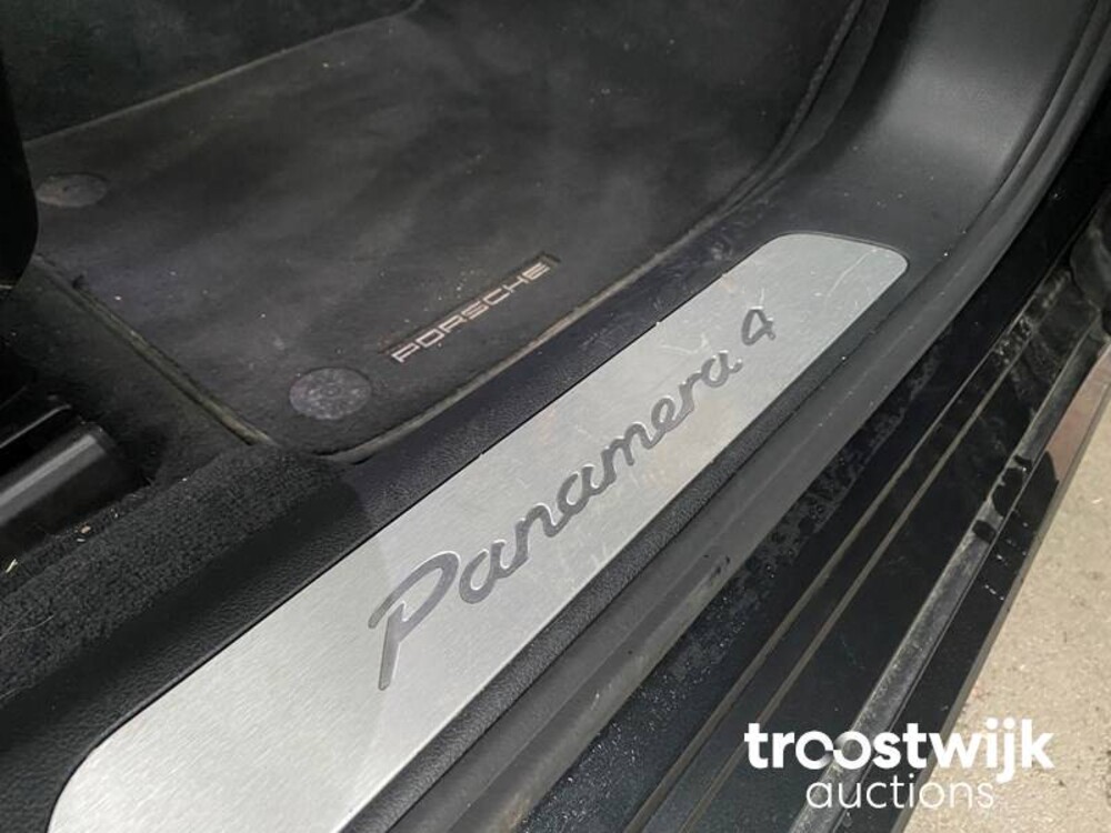 Porsche Panamera Sport Turismo 4 E-Hybrid 2.9 V6 SportChrono 462pk 2018 -Orig. NL-, RV-199-P