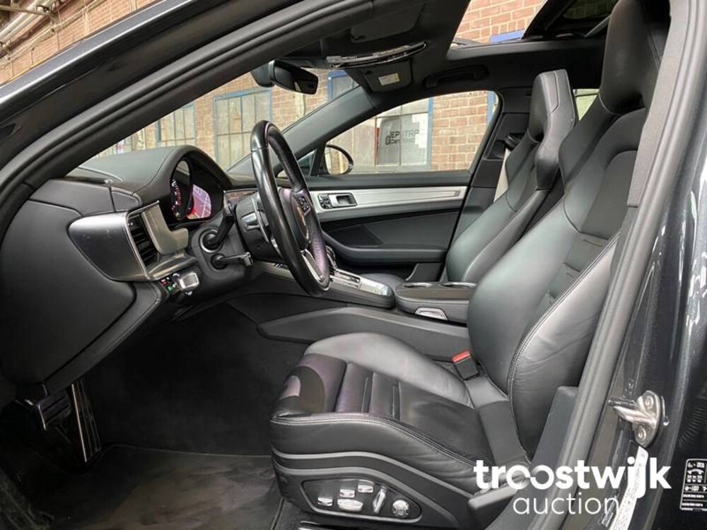 Porsche Panamera Sport Turismo 4 E-Hybrid 2.9 V6 SportChrono 462pk 2018 -Orig. NL-, RV-199-P