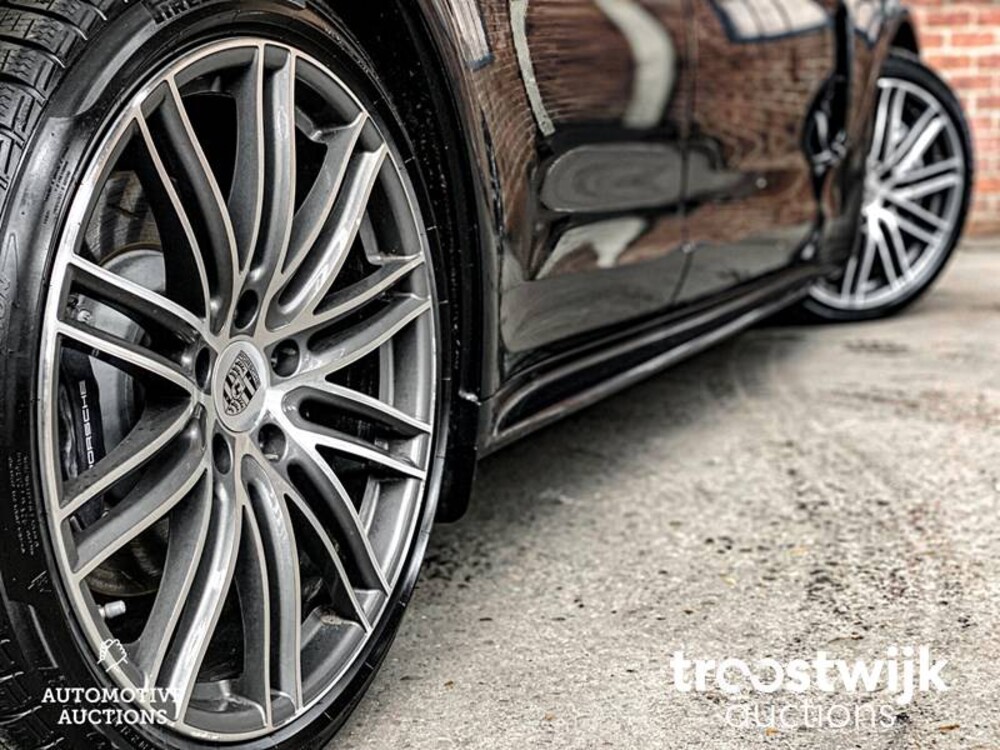 Porsche Panamera Sport Turismo 4 E-Hybrid 2.9 V6 SportChrono 462pk 2018 -Orig. NL-, RV-199-P