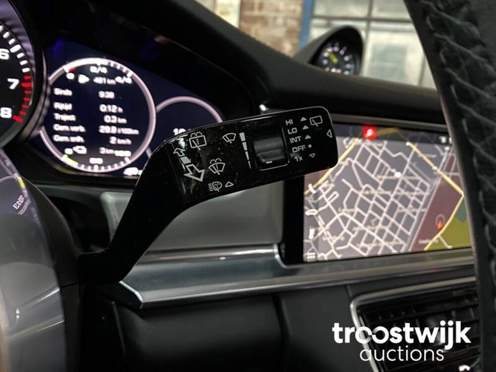 Porsche Panamera Sport Turismo 4 E-Hybrid 2.9 V6 SportChrono 462pk 2018 -Orig. NL-, RV-199-P