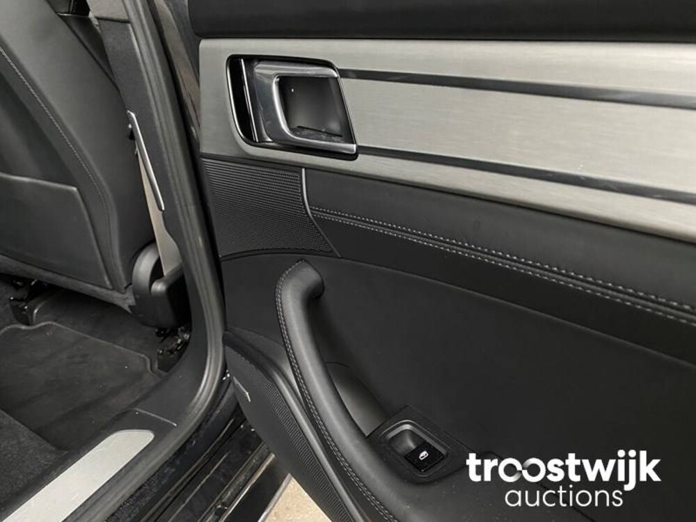 Porsche Panamera Sport Turismo 4 E-Hybrid 2.9 V6 SportChrono 462pk 2018 -Orig. NL-, RV-199-P