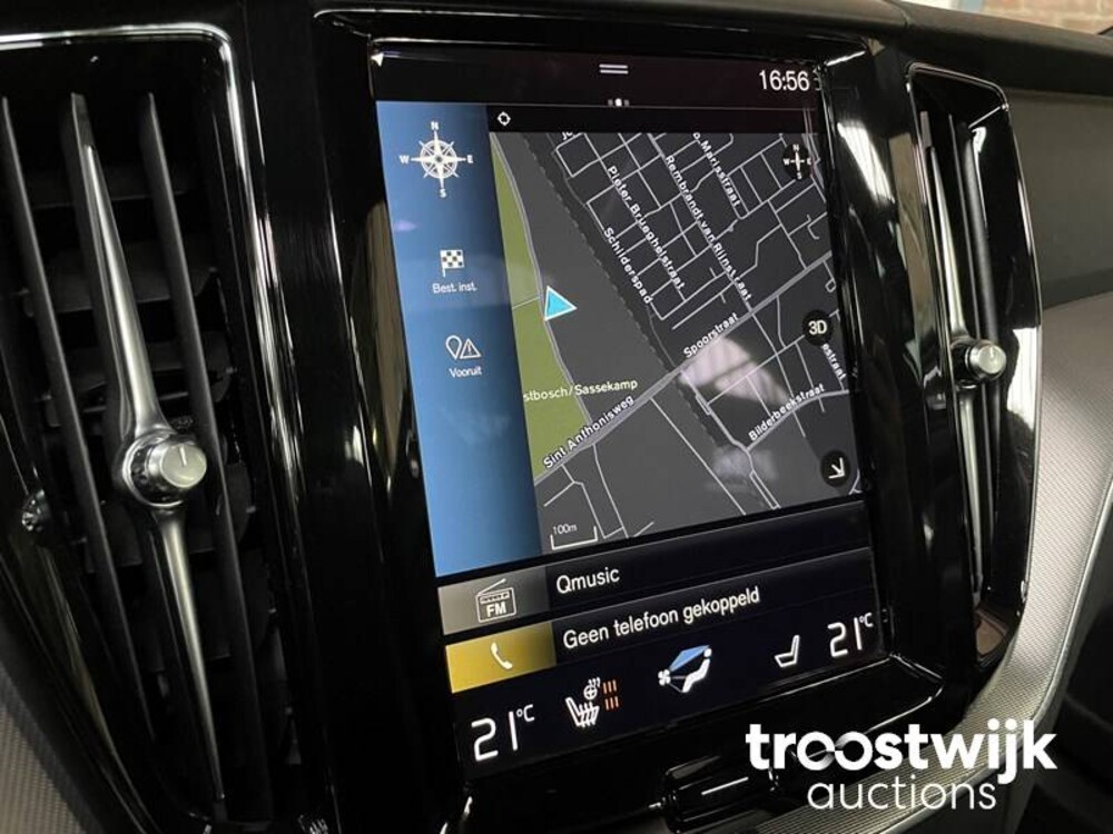 Volvo XC60 T8 R-Design Auto