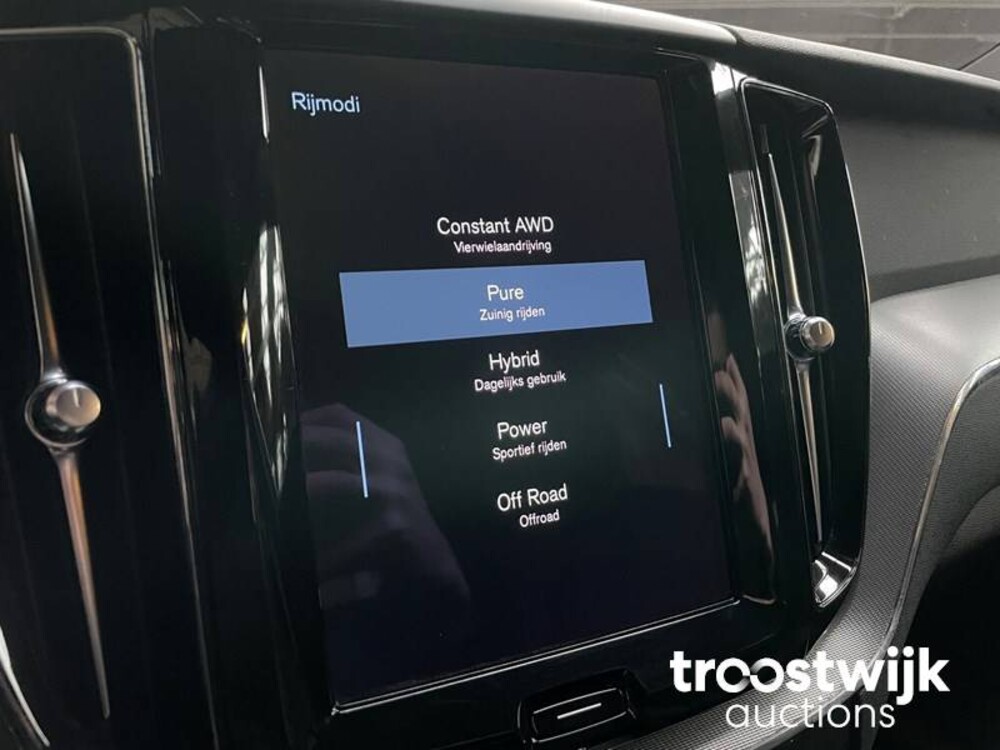 Volvo XC60 T8 R-Design Auto