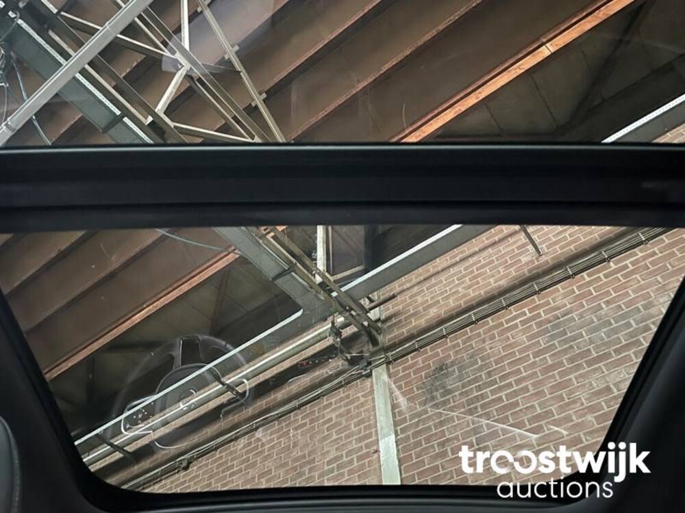 Volvo XC60 T8 R-Design Auto