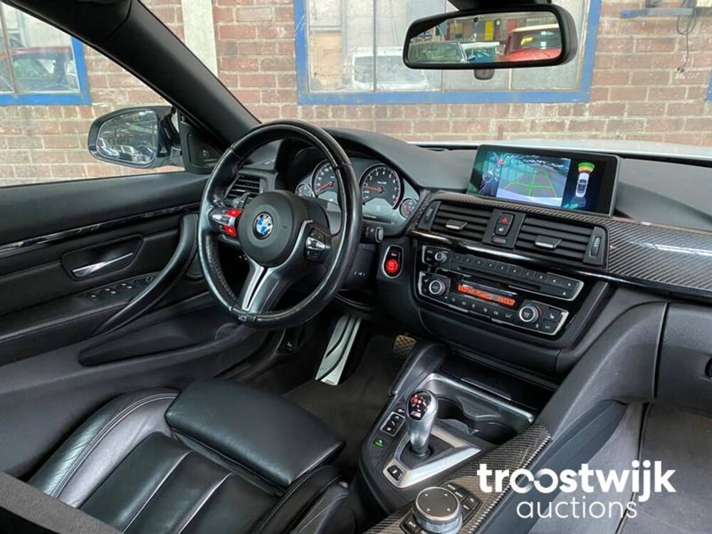 BMW M4 Auto