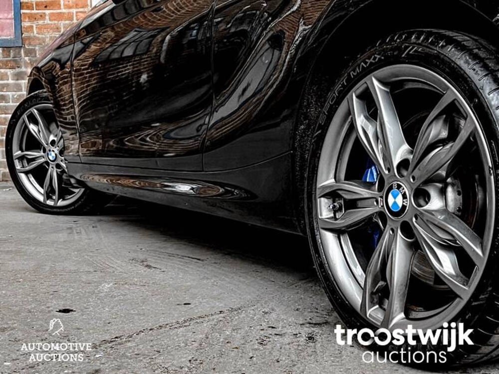 BMW M135i xDrive 1-serie 326pk 2015, J-245-DF