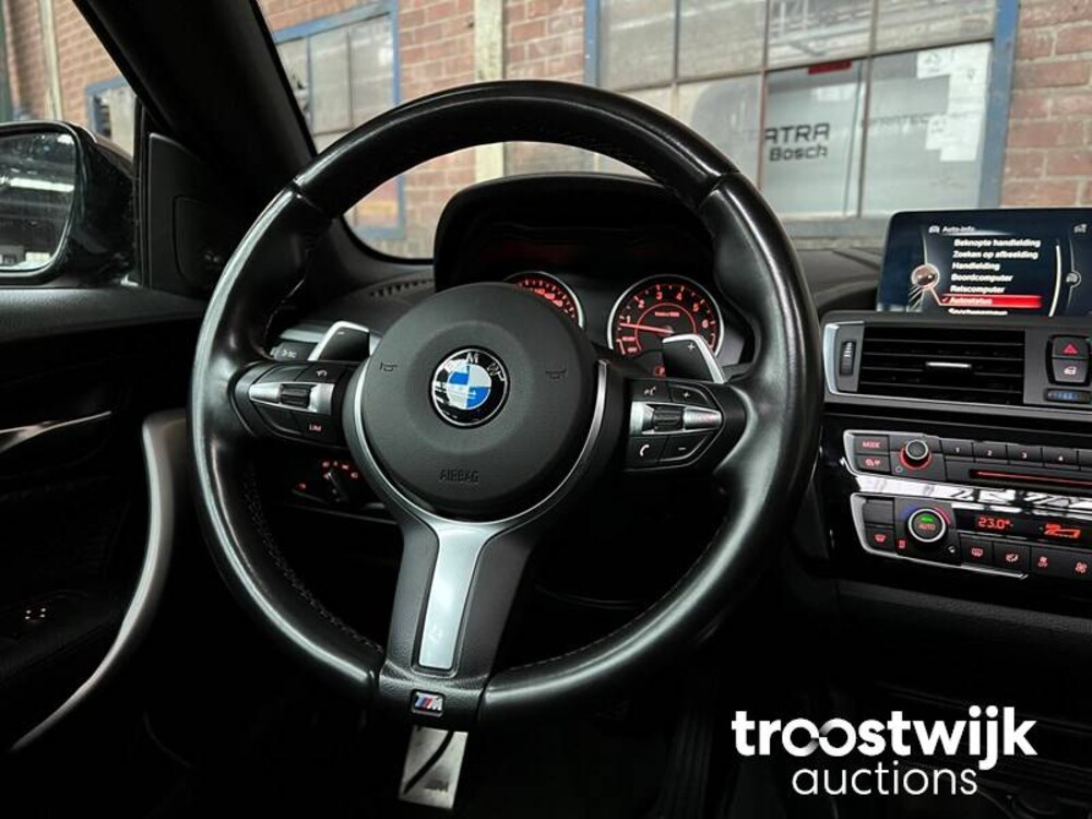BMW M135i xDrive 1-serie 326pk 2015, J-245-DF