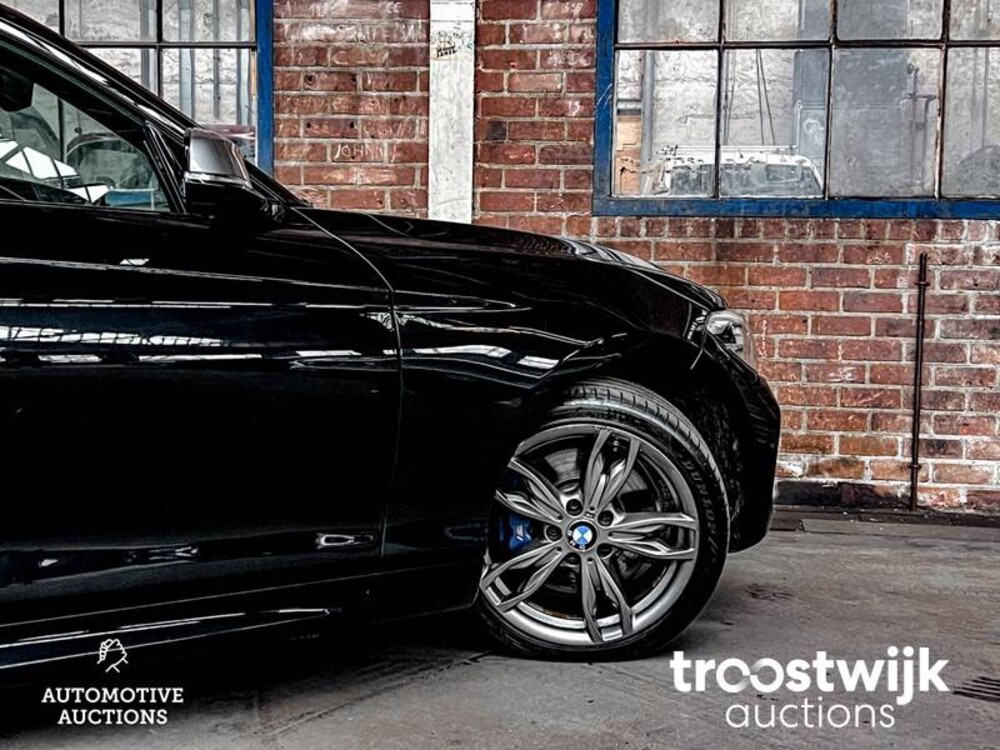 BMW M135i xDrive 1-serie 326pk 2015, J-245-DF