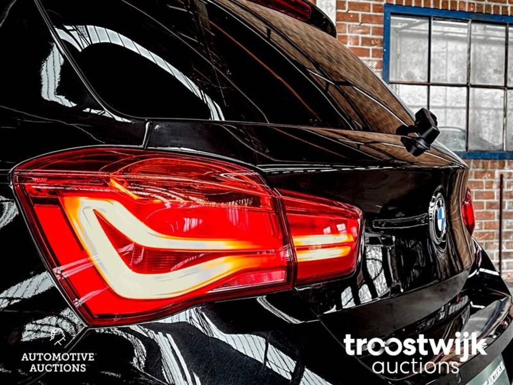 BMW M135i xDrive 1-serie 326pk 2015, J-245-DF