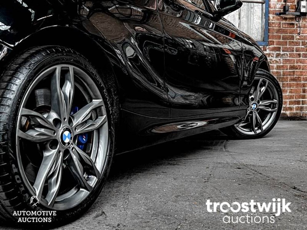 BMW M135i xDrive 1-serie 326pk 2015, J-245-DF