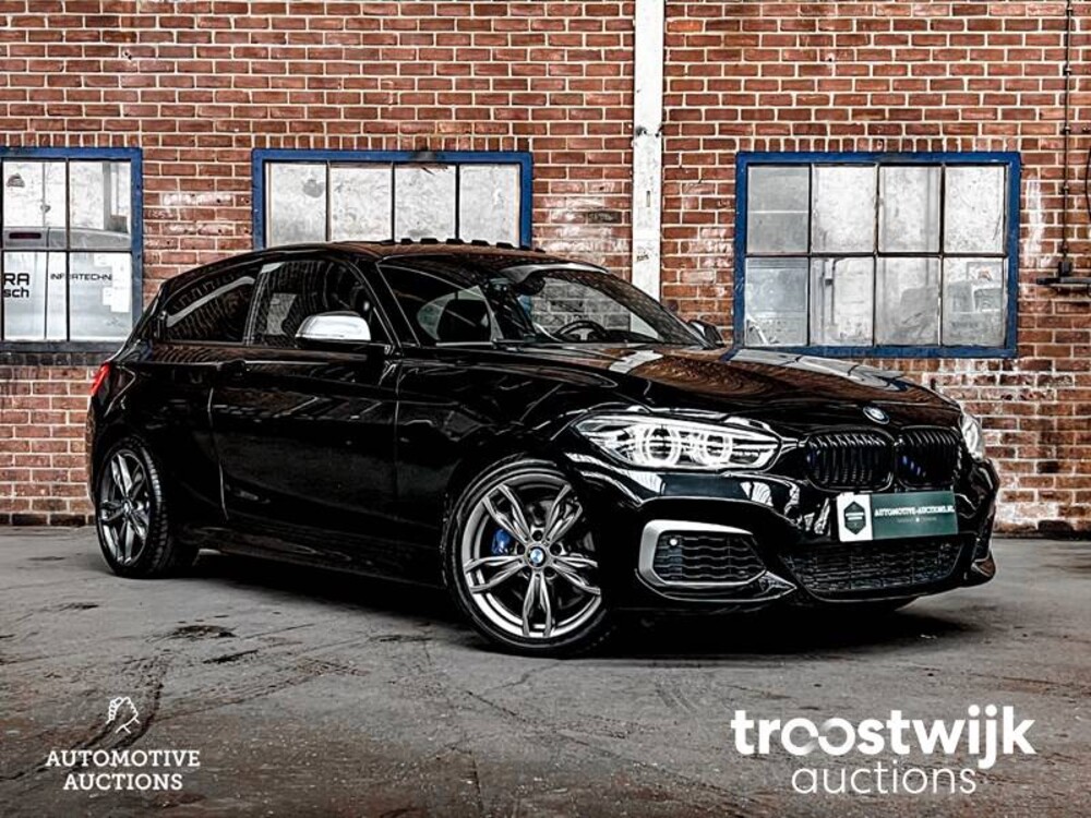 BMW M135i xDrive 1-serie 326pk 2015, J-245-DF