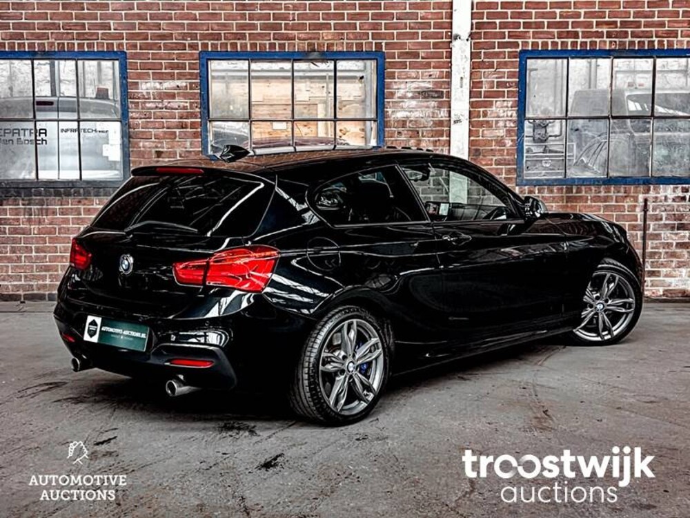 BMW M135i xDrive 1-serie 326pk 2015, J-245-DF