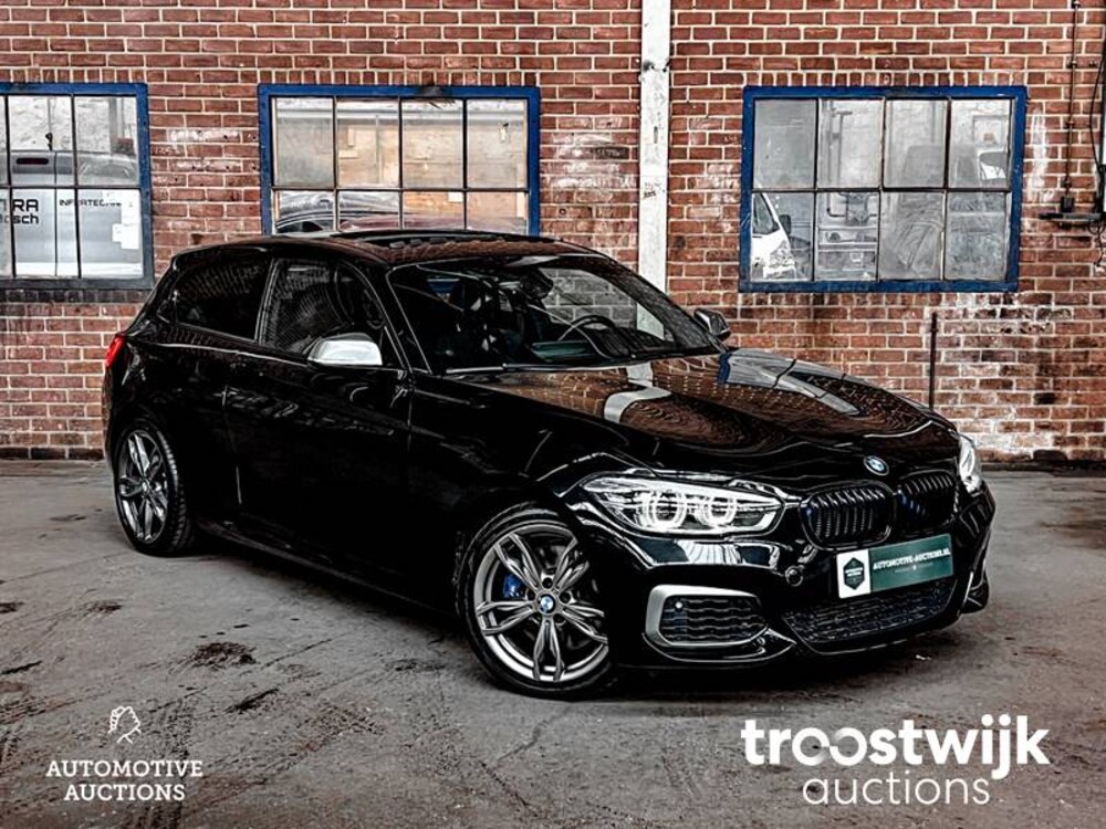 BMW M135i xDrive 1-serie 326pk 2015, J-245-DF