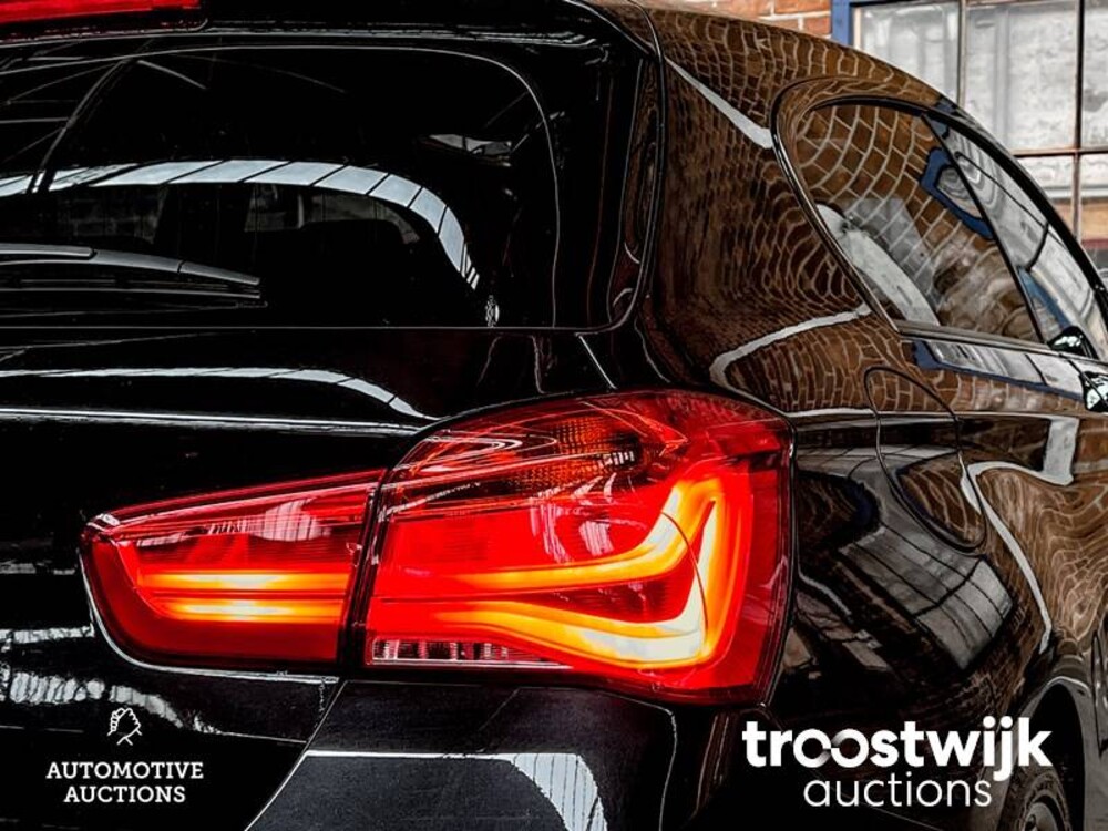 BMW M135i xDrive 1-serie 326pk 2015, J-245-DF