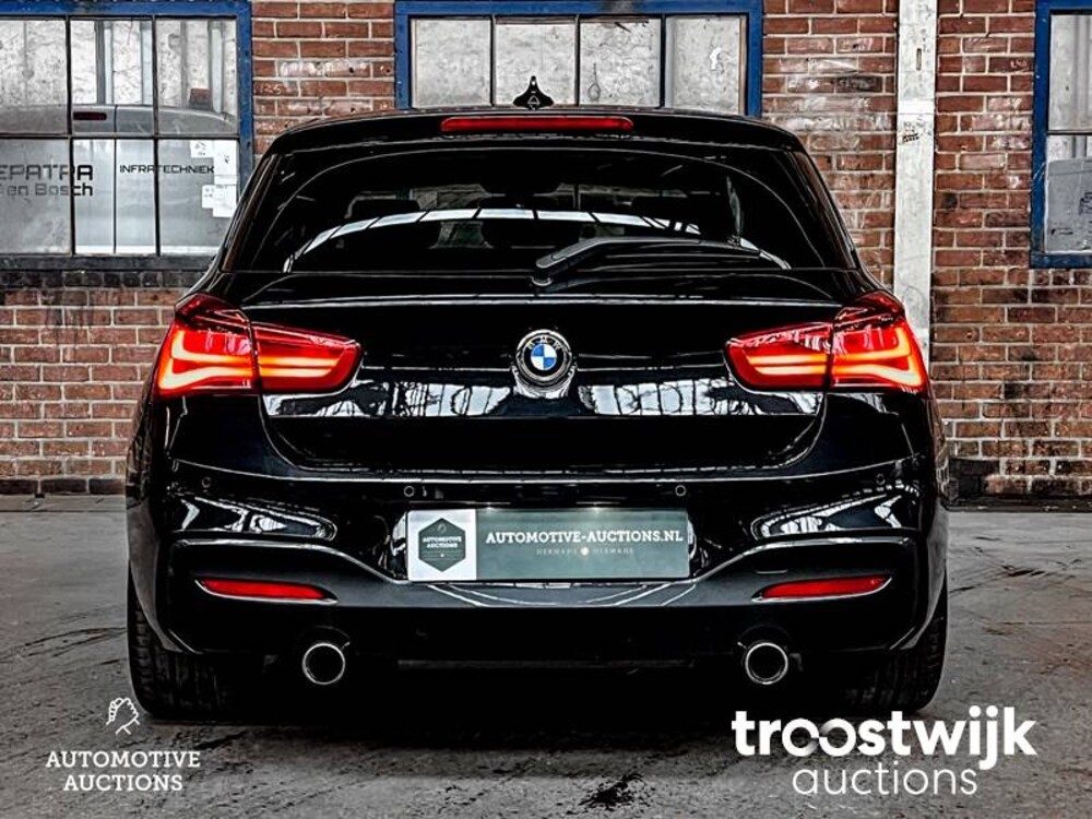 BMW M135i xDrive 1-serie 326pk 2015, J-245-DF