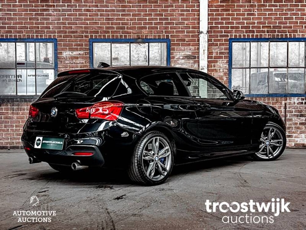 BMW M135i xDrive 1-serie 326pk 2015, J-245-DF