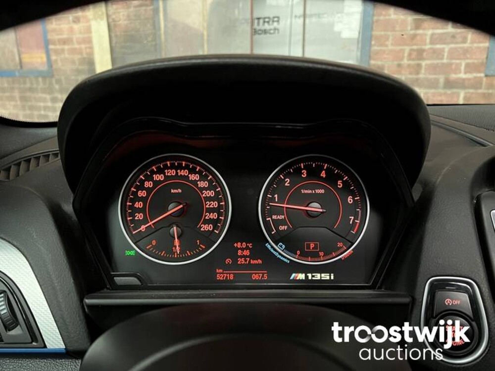 BMW M135i xDrive 1-serie 326pk 2015, J-245-DF