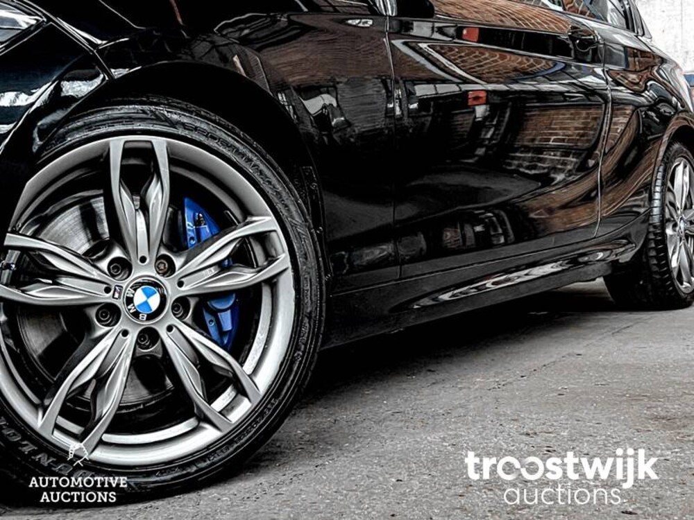 BMW M135i xDrive 1-serie 326pk 2015, J-245-DF