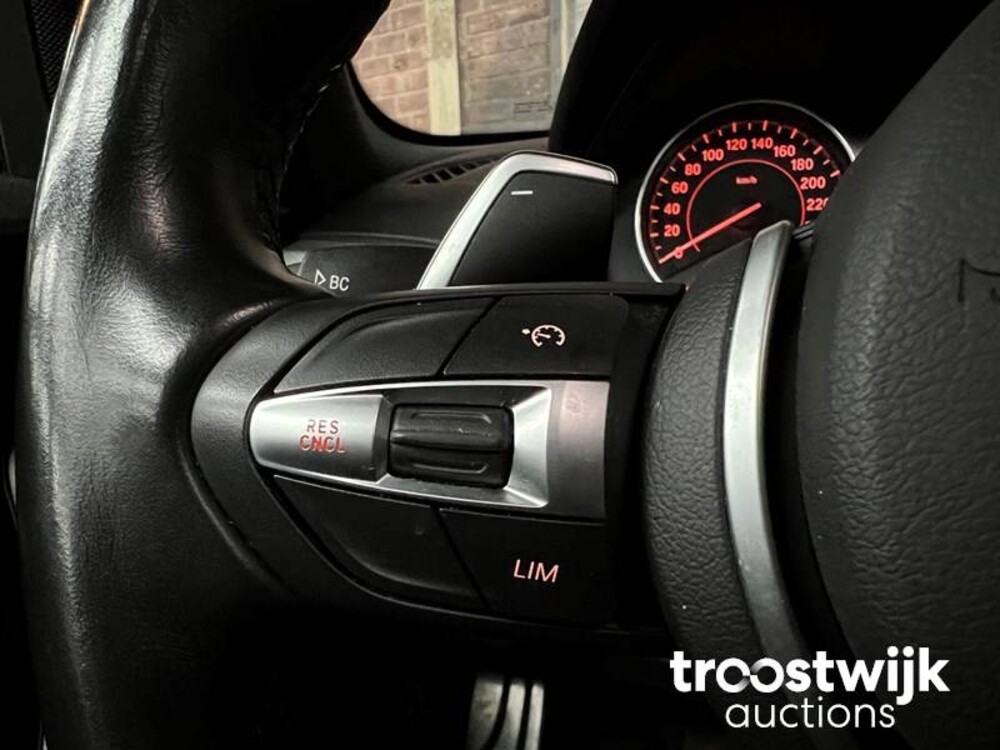 BMW M135i xDrive 1-serie 326pk 2015, J-245-DF