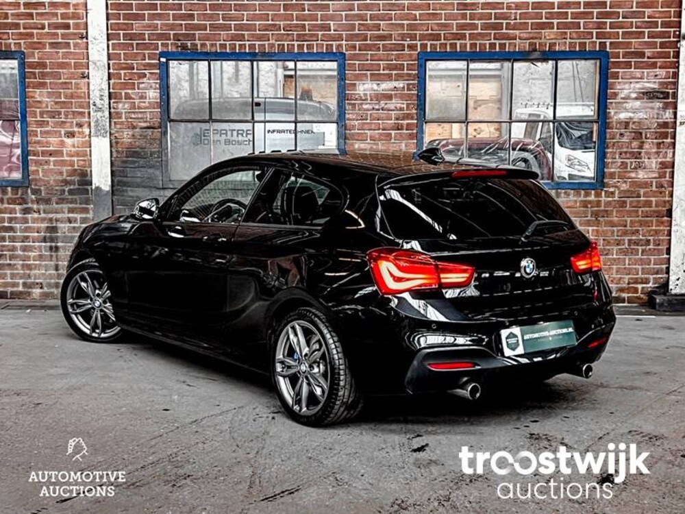 BMW M135i xDrive 1-serie 326pk 2015, J-245-DF