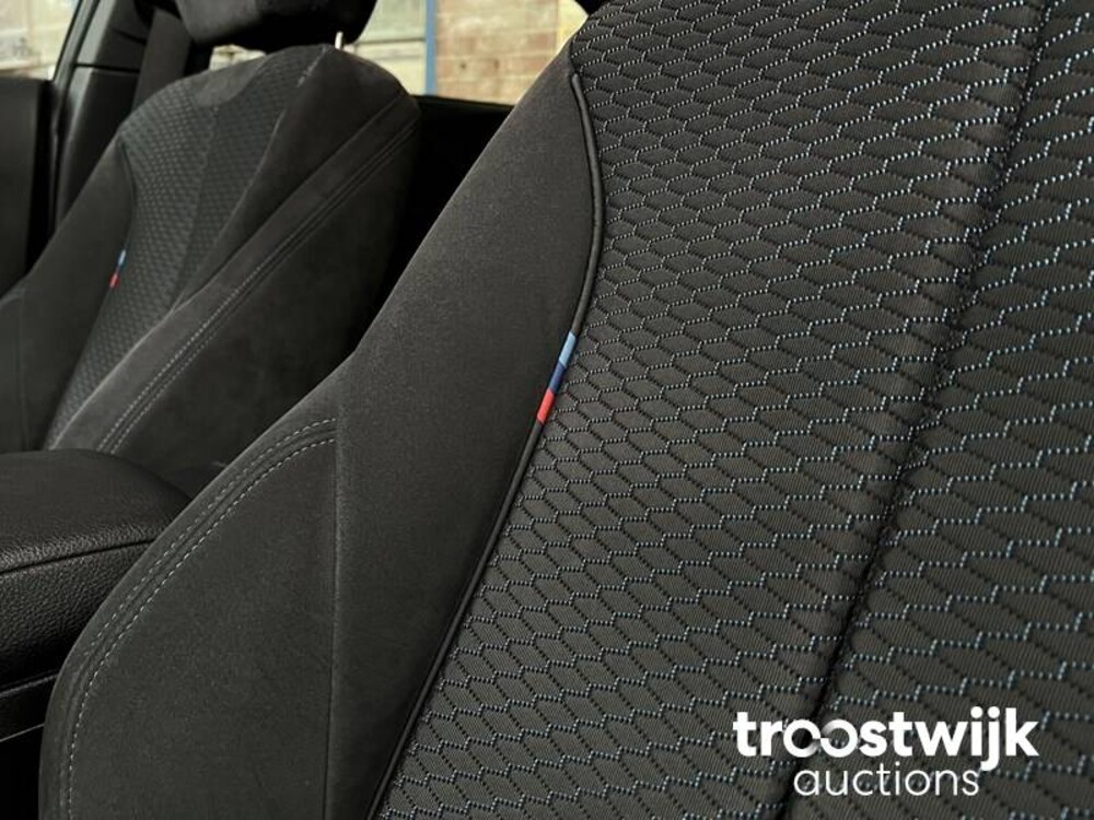 BMW M135i xDrive 1-serie 326pk 2015, J-245-DF