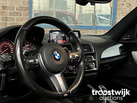 BMW M135i xDrive 1-serie 326pk 2015, J-245-DF