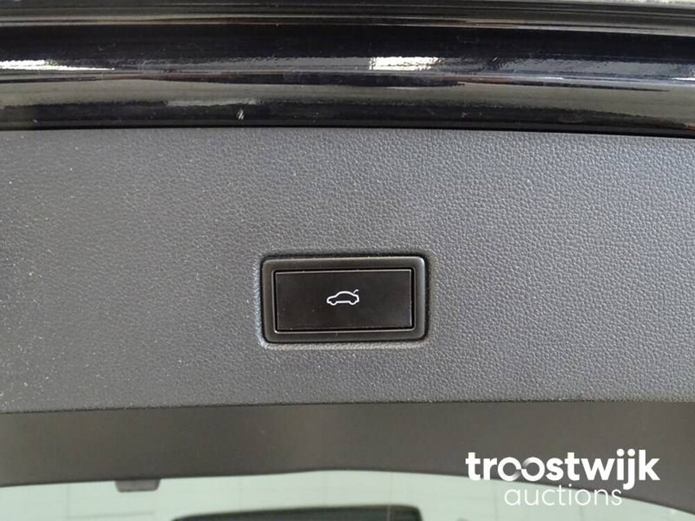 Volkswagen T-Roc R-Line 1.5 TSI Sport Business Auto