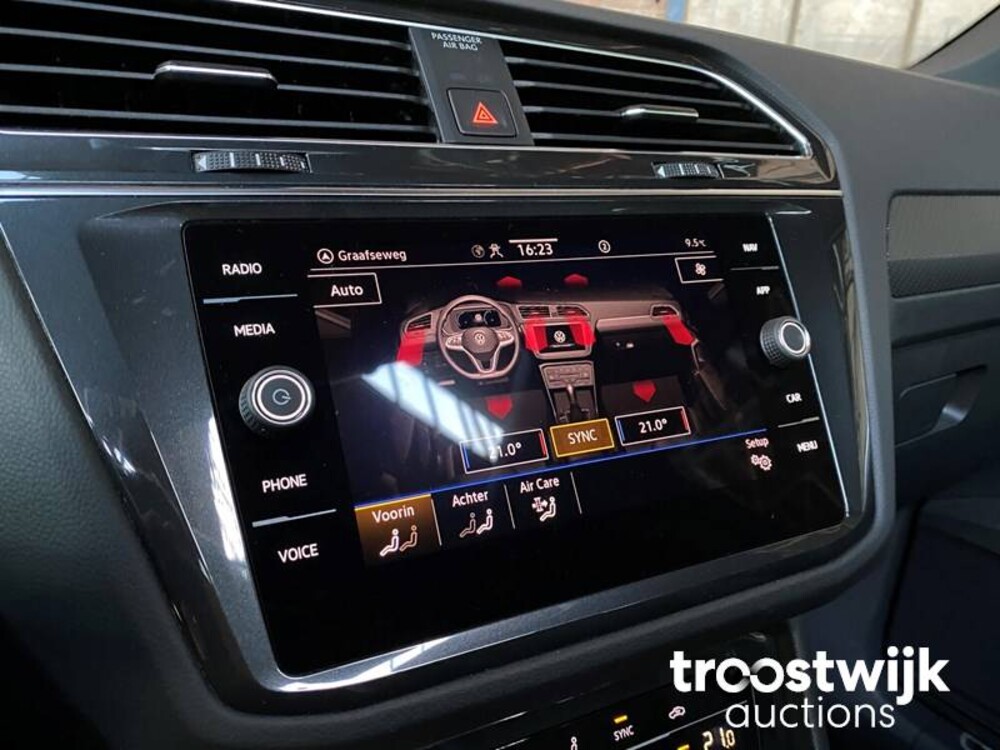 Volkswagen Tiguan R-Line TSI Life Business Auto