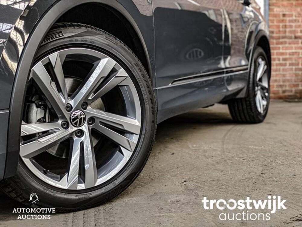 Volkswagen Tiguan R-Line TSI Life Business Auto