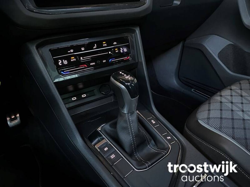 Volkswagen Tiguan R-Line TSI Life Business Auto